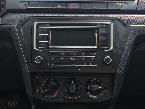 Volkswagen Voyage 1.0 Flex 12V 4p