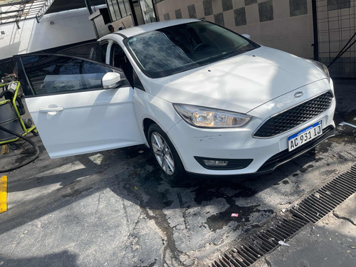 Ford Focus L16 1.6 4p S