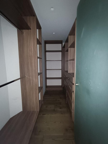 Departamento En Renta, Dos Niveles, Excelente Ubicación.
