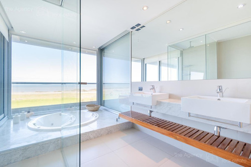 Imagen 18 de 30 de Tiburón Terrazas Oceano - Departamento 4 Dormitorios - Frente Al Mar - Amenities - Playa Brava- Punta Del Este