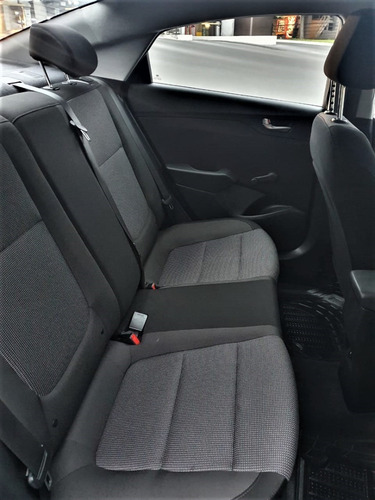 Imagen 12 de 15 de Hyundai Accent 2018 Gl