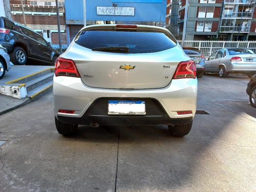 Imagen 11 de 15 de Chevrolet Onix Lt 2018 Pocos Km Con Cam Y Llantas Hmc