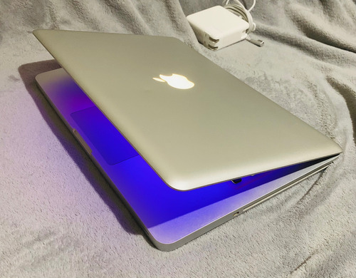 Macbook Pro 13 I7 -ssd 512 8gb R- Monterrey -top Fret Gratis Alumínio (Usado)