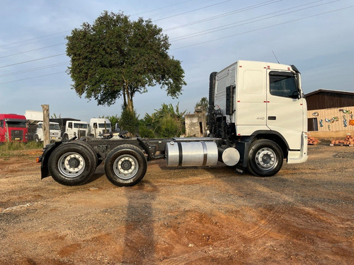 Imagem 21 de 25 de Volvo Fh 440 Truck 6x2 Apenas 350 Mil Km Cavalinho Trator