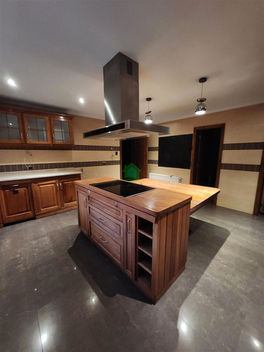 Hermosa Casa De 6 Dorm. En Parcela Para Arriendo En Valdivia