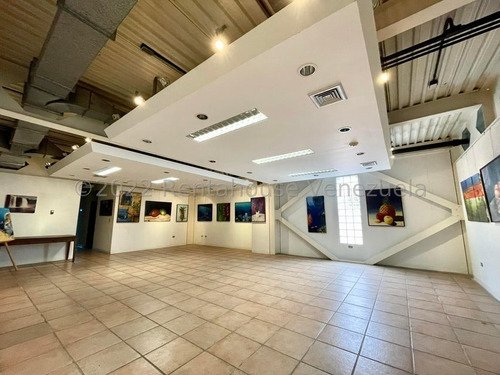 Imagen 12 de 14 de Se Vende Hermoso Edificio De 3 Pisos Ubicado En La Única Calle Industrial De Prados Del Este Código: 22-13487