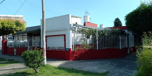 Imagen 1 de 18 de Venta De Casa En Lomas De Zamora