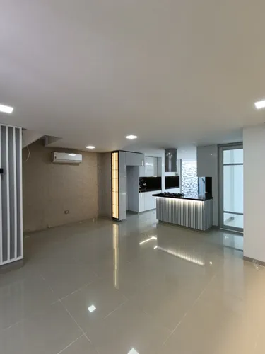 Casa En Venta En Niza. Cod V30253
