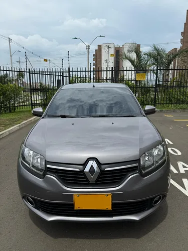 Renault Logan 1.6 Privilege / Intens