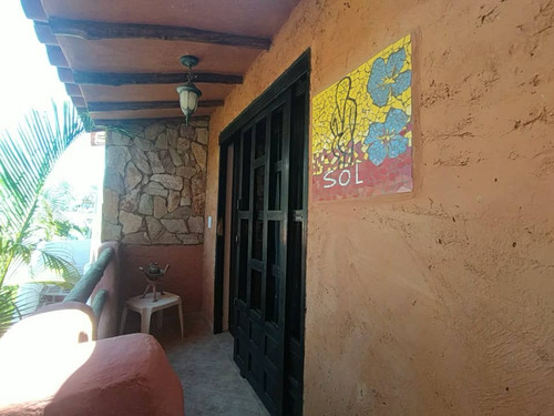 Venta/posada Casa/el Yaque/300mts Construccion /tref300000