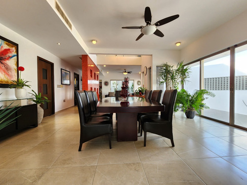 Casa Residencia De 5 Habitaciones Ubicada En Residencial Playas Del Conchal, Riviera Veracruzana, Un Excelente Fraccionamiento Que Te Brinda La Seguridad Y Tranquilidad Que Tu Familia Y TĂș Se Merecen.