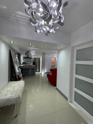 Apartamento En Venta 56 M2 - Urb. Las Palmas