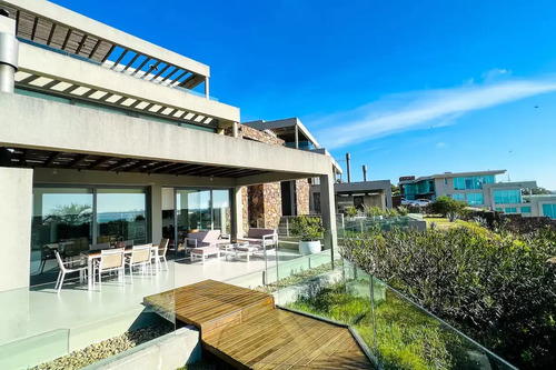 Departamento Duplex De Dos Dormitorios En Suite Terraza Parrilla Punta Ballena Punta Del Este
