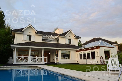 Imagen 16 de 18 de Impecable Propiedad De Amplios Ambientes A La Venta En Club De Campo El Lauquen!