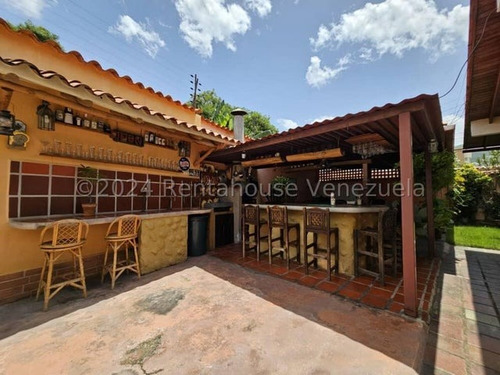 Casa En Venta En Barrio Sucre Con Platanta Electrica De 25 Kv Db 25-1252
