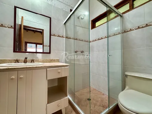 Casa En Arriendo En Loma Del Escobero. Cod A776176