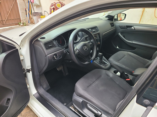 Volkswagen Jetta 2.5 Trendline Tiptronic At