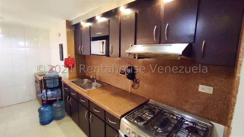 Apartamento En Venta Piso Bajo Baños Remodelados Ubicado En El Centro De Maracay Acceso A Las Principales Vías 25-16806 Miriam