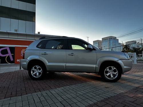 Hyundai Tucson 2.0 MPFI GLS 16V 143CV 2WD GASOLINA 4P AUTOMÁTICO