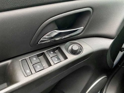 Imagem 13 de 15 de Chevrolet Cruze Lt Hb 2013
