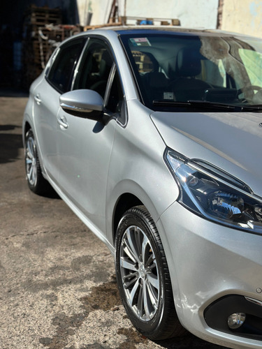 Peugeot 208 1.6 Feline