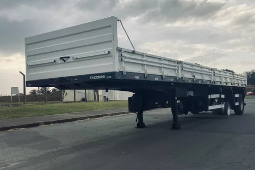 Carreta Semi-reboque CARGA SECA usada à venda em São paulo SP 3 eixos