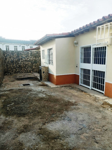 Imagen 2 de 14 de Casa Conjunto Residencias Terranova, Porlamar, Municipio Mariño