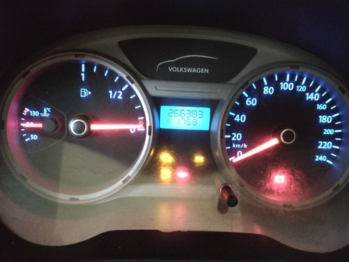 Imagem 10 de 11 de Volkswagen Saveiro 2011 1.6 Cab. Simples Total Flex 2p
