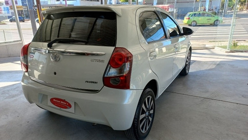 Imagen 13 de 13 de Toyota Etios 2016 1.5 Platinum 5 P
