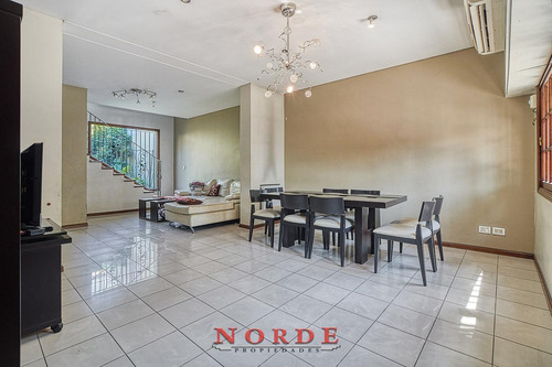 Venta Mataderos Montiel 1900 Casa 5 Ambientes Terraza Garaje
