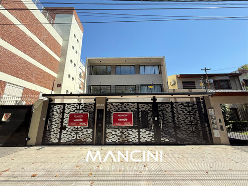 Triplex En Venta De 4 Ambientes - Villa Ballester Centro