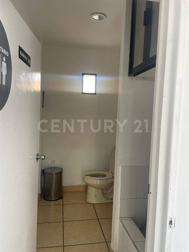 Local Comercial En Plaza Vips Segundo Piso Para Ofocinas O Consultorios