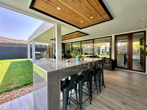 Impecable Casa En Venta 3d 3b Santa Elena