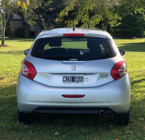 Peugeot 208 Feline