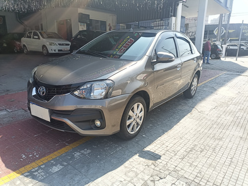 Toyota Etios Sedán 1.5 X Plus 16v Aut. 4p