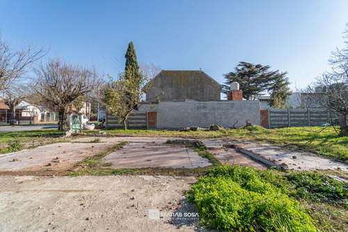 Venta - Lote De 17m2 X 43,30m2 - Zona Los Pinares