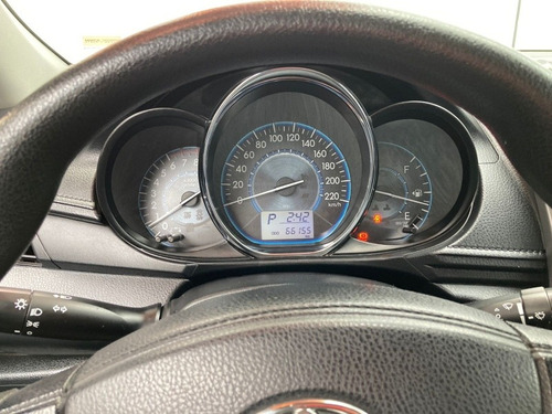 Imagen 12 de 15 de Toyota Yaris 2017 1.5 Core At Sedan Cvt