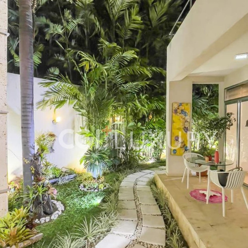 Cgi+ Luxury Lecheria Vende Espectacular Casa En La Urb. Las Villas
