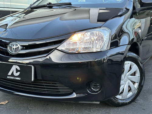 Toyota Etios X Sedan 1.5 Flex 16V 4p Mec.