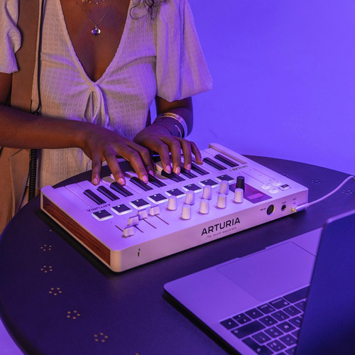 Imagen 8 de 8 de Arturia Minilab 3 Controlador Midi 25 Teclas 8 Pads Y Knobs