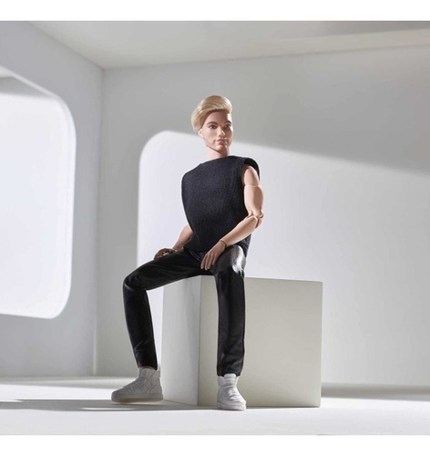Imagem 6 de 12 de Barbie Signature Ken Looks Loiro Colecionável - Mattel Ms