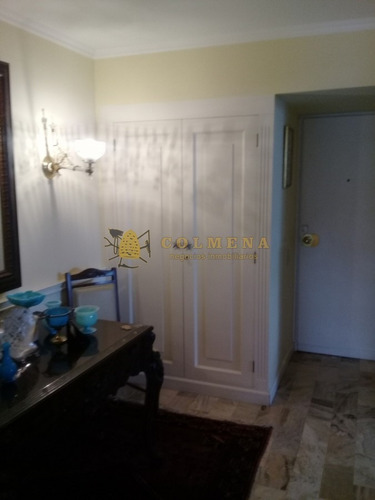 Apartamento En Muy Buena Ubicacion En Peninsula, De 3 Dor, 2 Baños Con Muy Linda Vista A La Ciudad Y El Mar.- Ref: 2027
