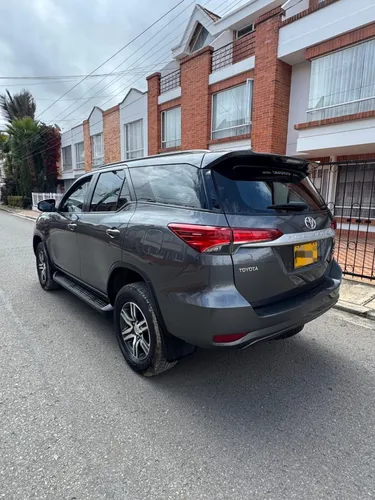 Fortuner 2,7 Tp Sw4 Street
