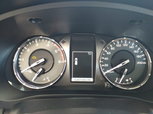 Imagen 5 de 15 de Toyota Hilux 2.8 Cd Srx 177cv 4x4 A/t Enero 2023