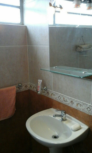 Hermosa Casa. 096 64 64 25