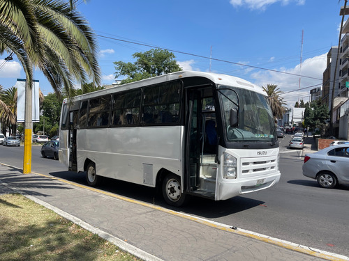 Microbús 35 Pasajeros Isuzu