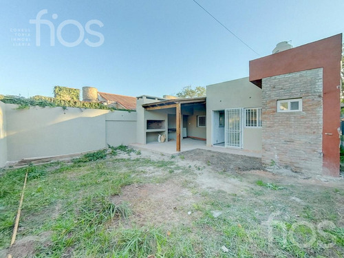 Imagen 15 de 29 de Venta Casa De Dos Dormitorios Con Jardín Y Parque A Estrenar En Fisherton Retasada