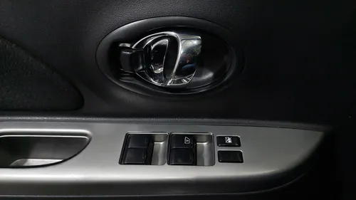 Nissan March 1.6 Advance