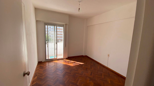 Imagen 9 de 12 de Venta De Apartamento 2 Dormitorios Sobre Rambla De Malvin