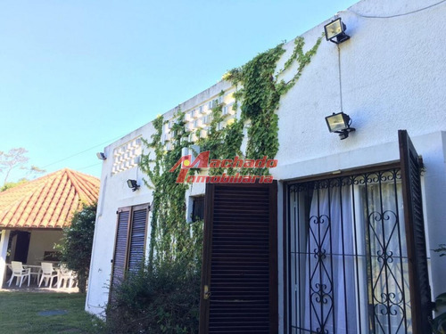 Muy Buena Casa, En Zona Residencial- Ref: 5213